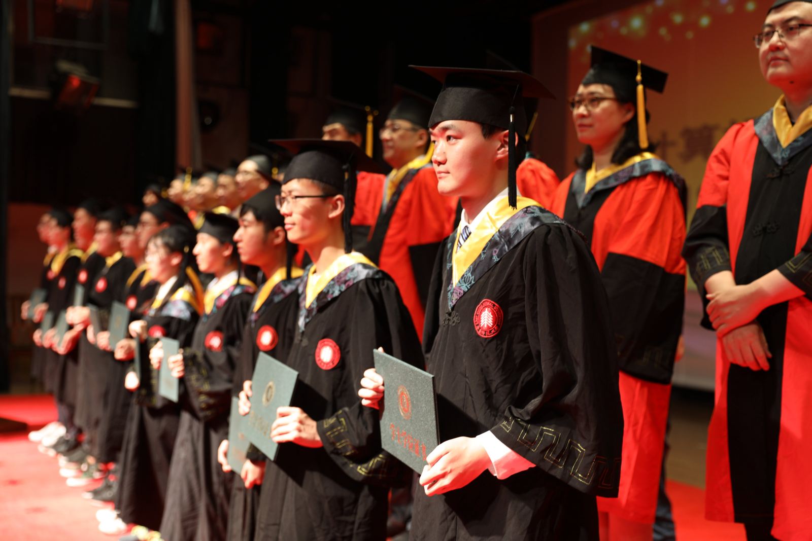 青春韶华 最忆师大丨计算机科学与必赢242net官网隆重举行2019届毕业典礼