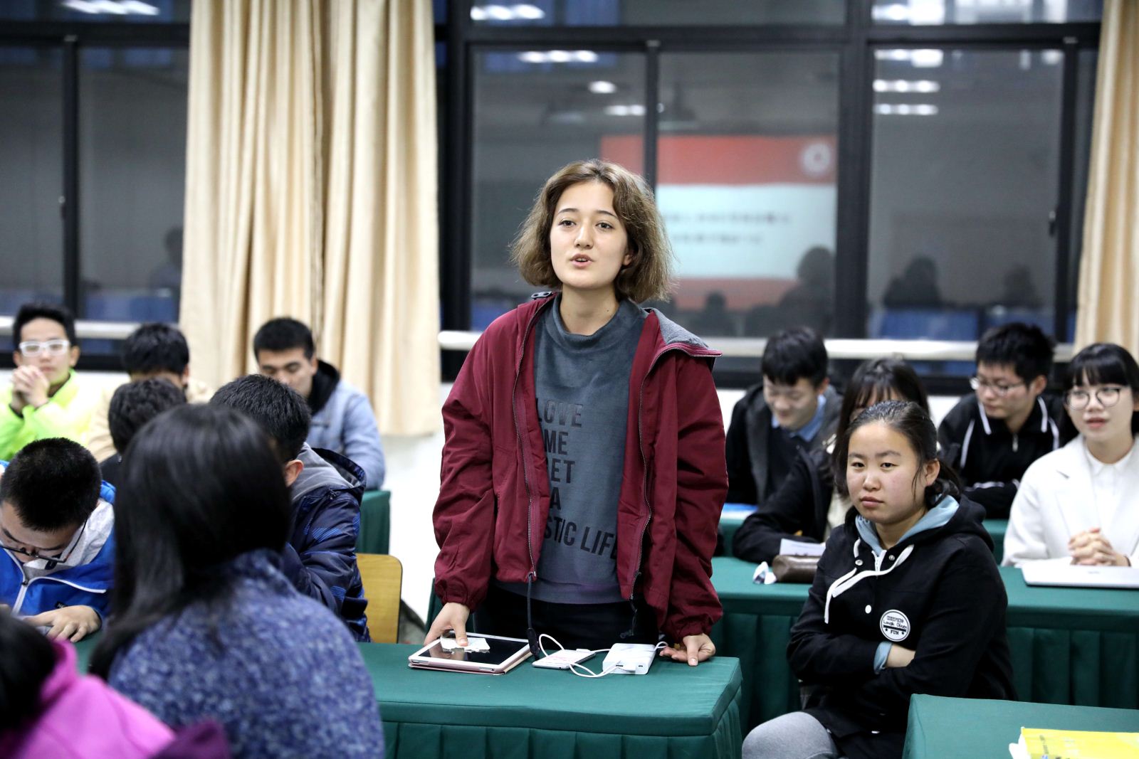 师生沟通 携手共进——计算机科学与必赢242net官网召开2017级本科新生座谈会